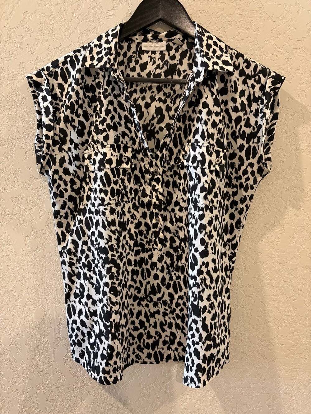 New York & Company Black and White Animal Print Sleeveless Button-Down